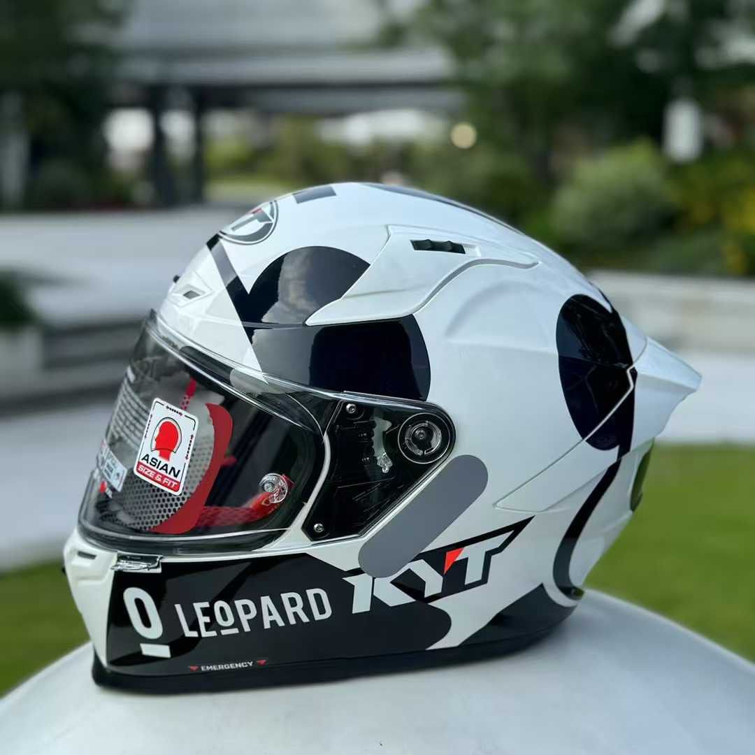 Kask motocyklowy HOT KYT ST z  – Carbon Fiber Lightweight Motorcycle Helmet recenzja i cena